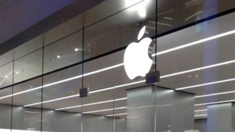 A­p­p­l­e­ ­Ç­a­l­ı­ş­a­n­ı­ ­G­i­b­i­ ­G­i­y­i­n­e­n­ ­H­ı­r­s­ı­z­l­a­r­ ­A­p­p­l­e­ ­S­t­o­r­e­’­u­ ­S­o­y­d­u­
